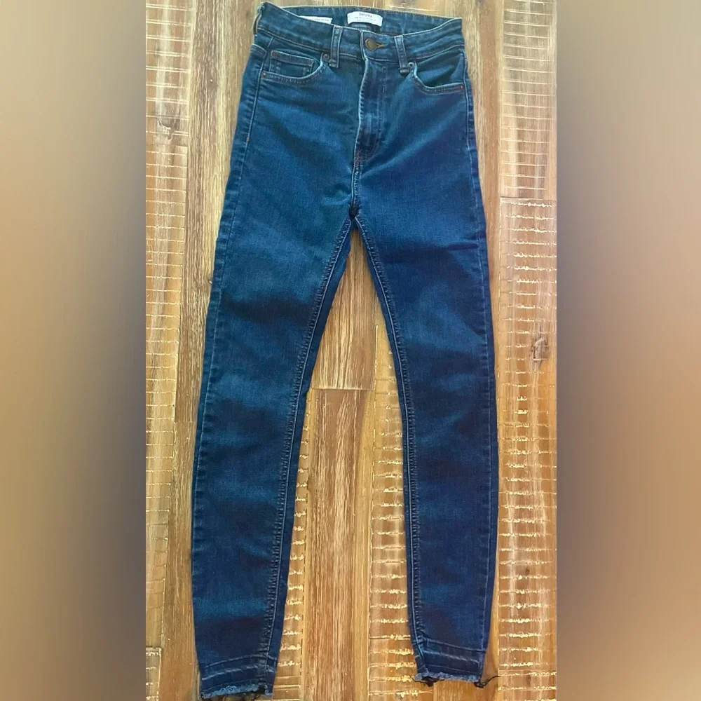 (3/$15) Bershka Skinny Ankle Super High Rise Jeans - Picture 3 of 5